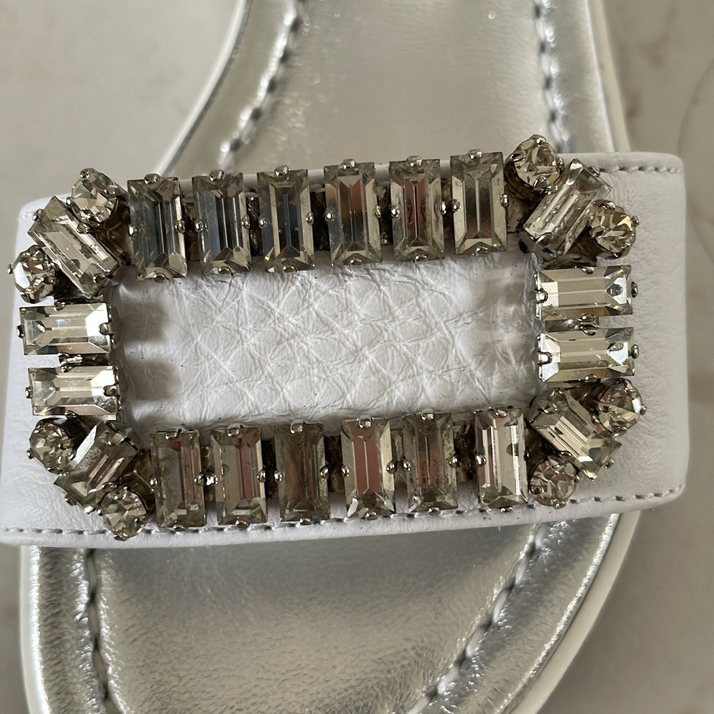 Shoes - Picture 5 of 6
